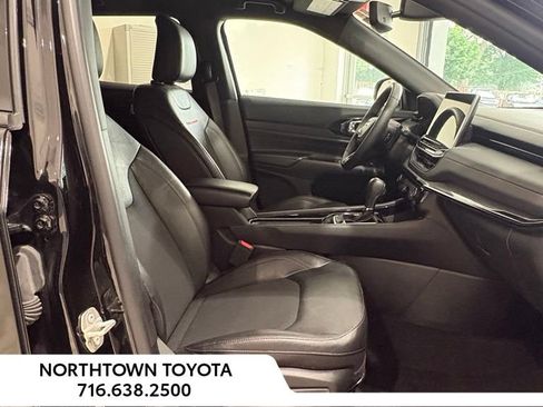 Used 2024 Jeep Compass Trailhawk AWD/4WD image 15