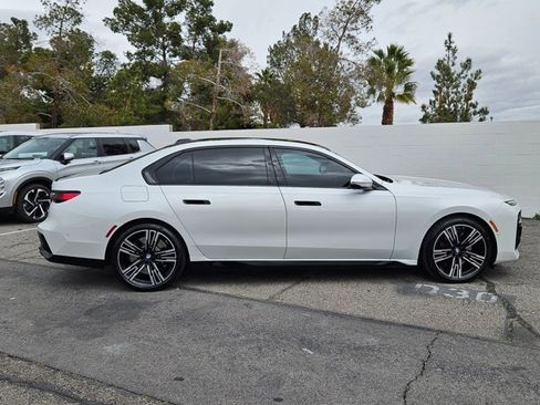 Certified 2025 BMW 760i xDrive image 4