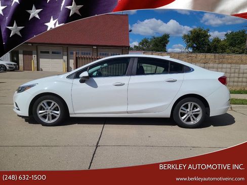 Used 2016 Chevrolet Cruze LT w/ Convenience Package image 1