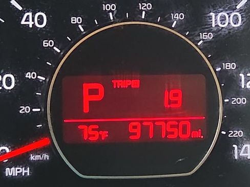 Used 2019 Kia Soul + FWD image 24
