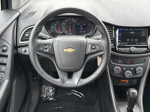 Used 2019 Chevrolet Trax LS w/ Tint and Cruise Package AWD/4WD image 15
