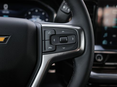 Used 2025 Chevrolet Silverado 2500 LT image 19