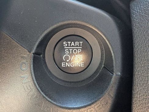 Certified 2022 Jeep Renegade Trailhawk AWD/4WD image 22