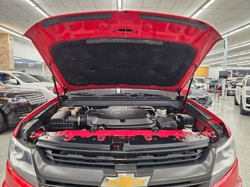 Used 2019 Chevrolet Colorado Z71 AWD/4WD image 38