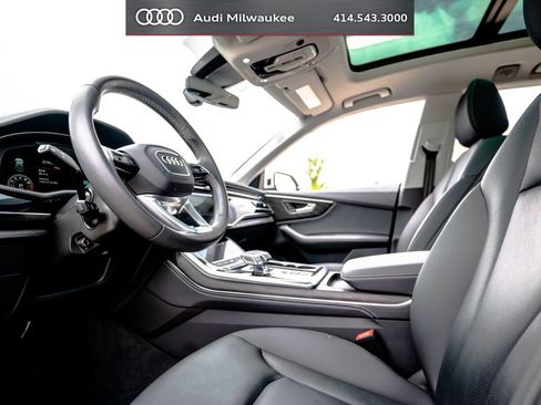 Used 2023 Audi Q8 Premium Plus AWD/4WD image 5