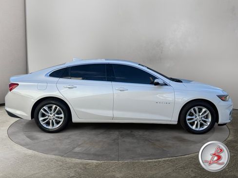 Used 2016 Chevrolet Malibu LT w/ Driver Confidence Package FWD image 8