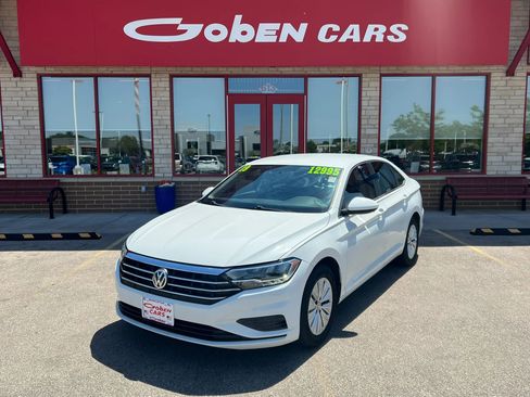 Used 2019 Volkswagen Jetta SE FWD image 1