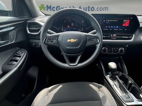 Used 2025 Chevrolet TrailBlazer LT FWD image 11