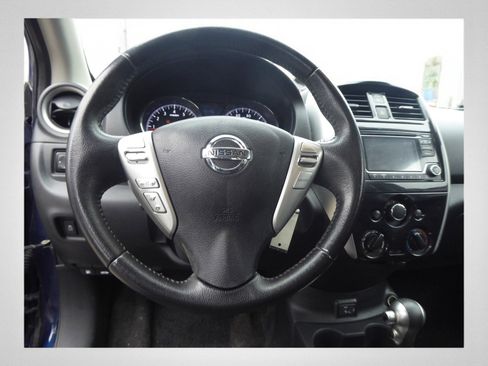 Used 2018 Nissan Versa SV w/ SV Special Edition Package image 11