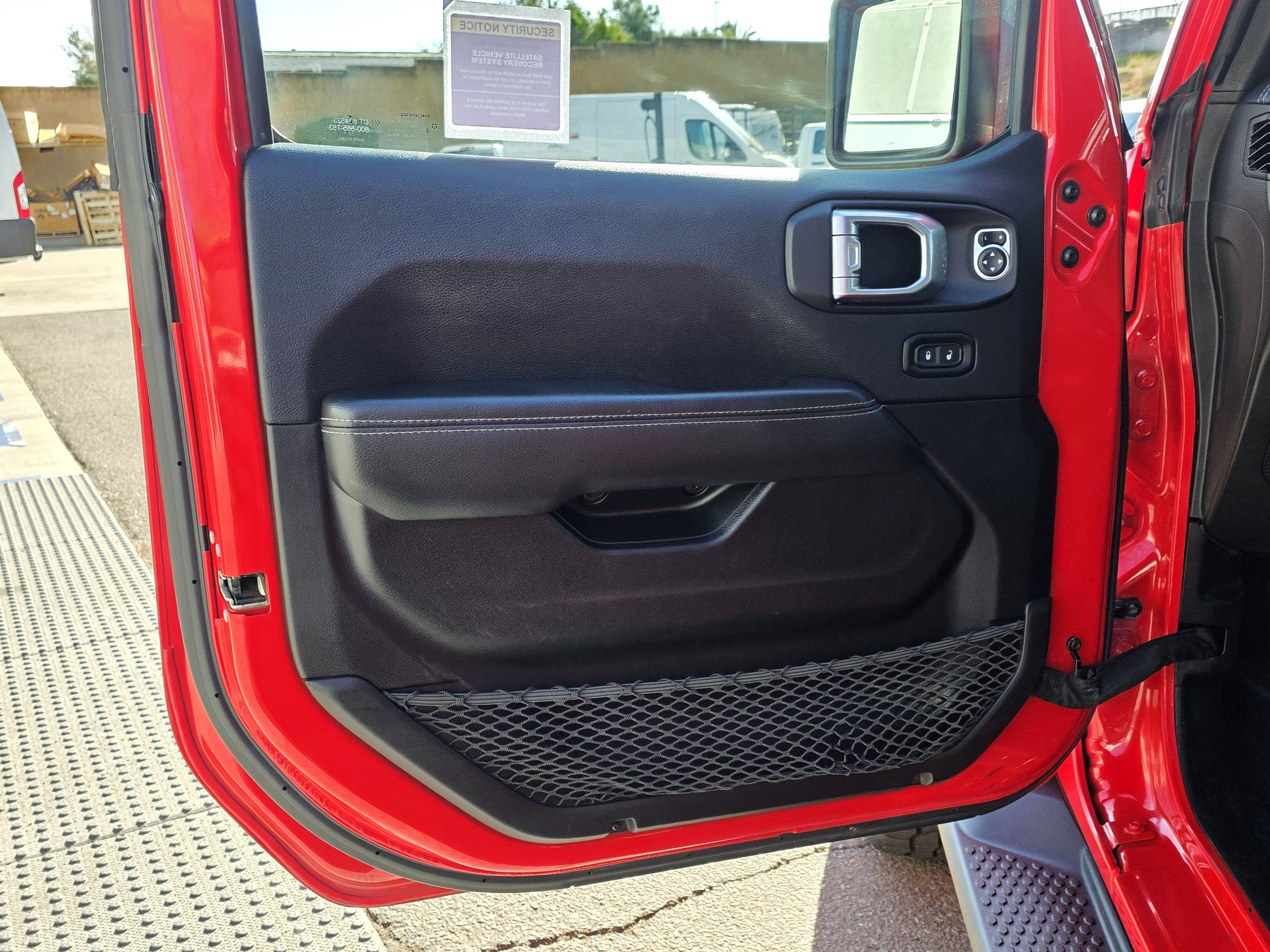Certified 2022 Jeep Wrangler Unlimited Sahara AWD/4WD image 11