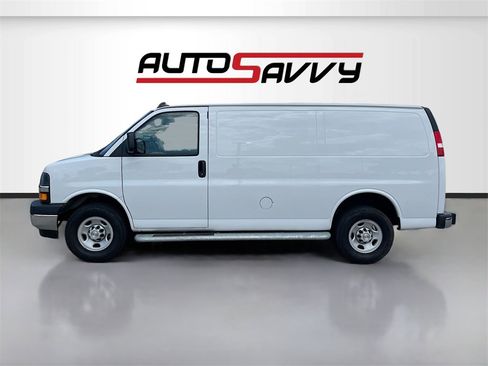 Used 2024 Chevrolet Express 2500 Work Van w/ Driver Convenience Package image 4