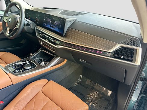 Certified 2025 BMW X7 xDrive40i w/ Premium Package AWD/4WD image 32
