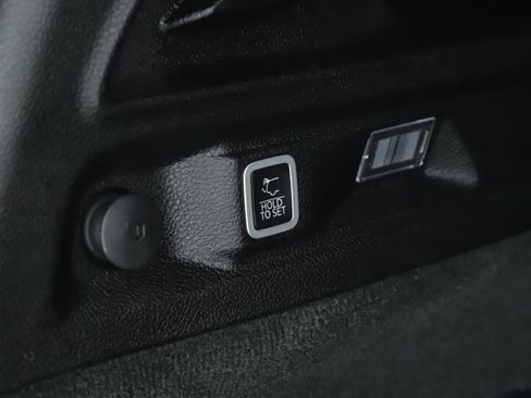 Used 2022 Jeep Grand Cherokee L Summit w/ Advanced Protech Group IV image 24