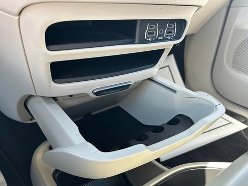 Used 2023 Chrysler Pacifica Touring-L FWD image 26