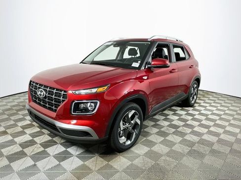 Used 2025 Hyundai Venue Limited FWD image 7