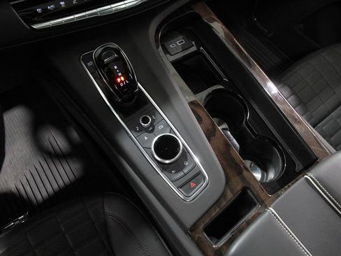 Certified 2023 Cadillac Escalade Premium Luxury Platinum image 18