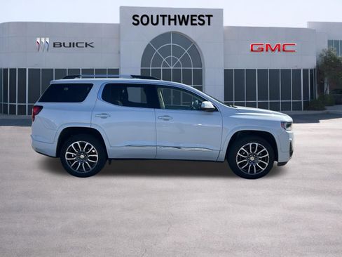 Used 2022 GMC Acadia Denali w/ Denali Technology Package image 4