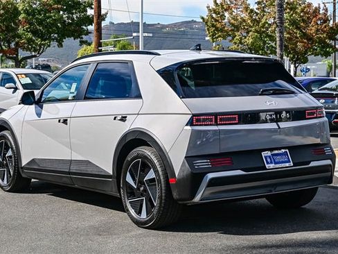 Certified 2025 Hyundai Ioniq 5 SEL image 8