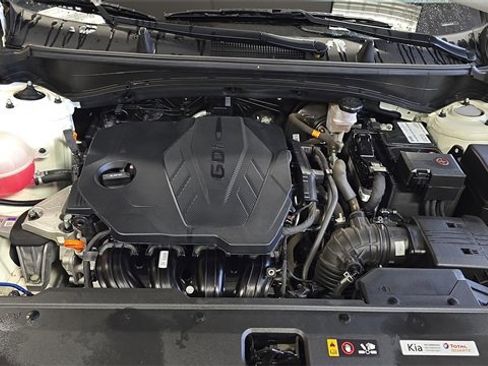 Used 2023 Kia Sportage LX image 29