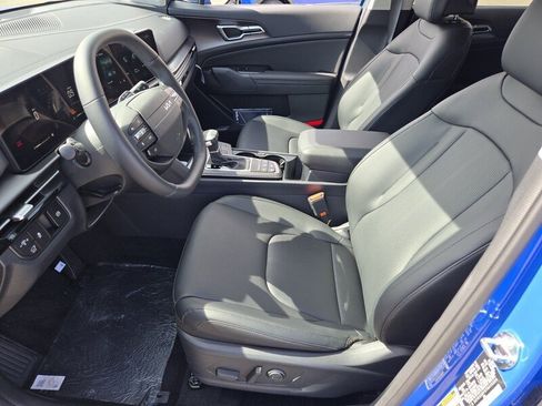 New 2026 Kia Sportage EX FWD image 6