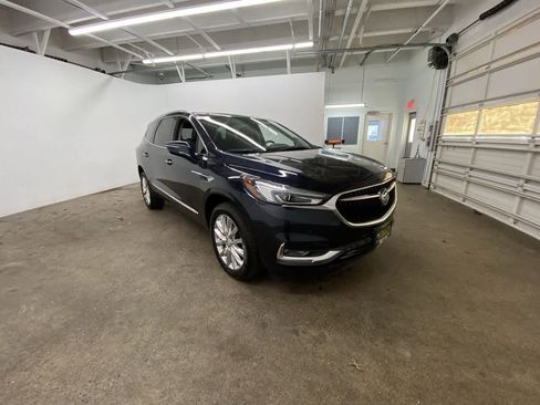 Used 2020 Buick Enclave Premium w/ Sun and Sites Package image 8