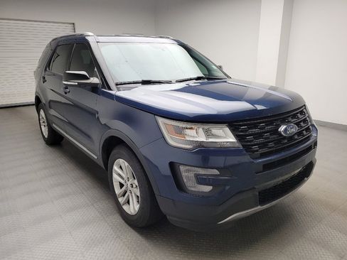 Used 2017 Ford Explorer XLT FWD image 13