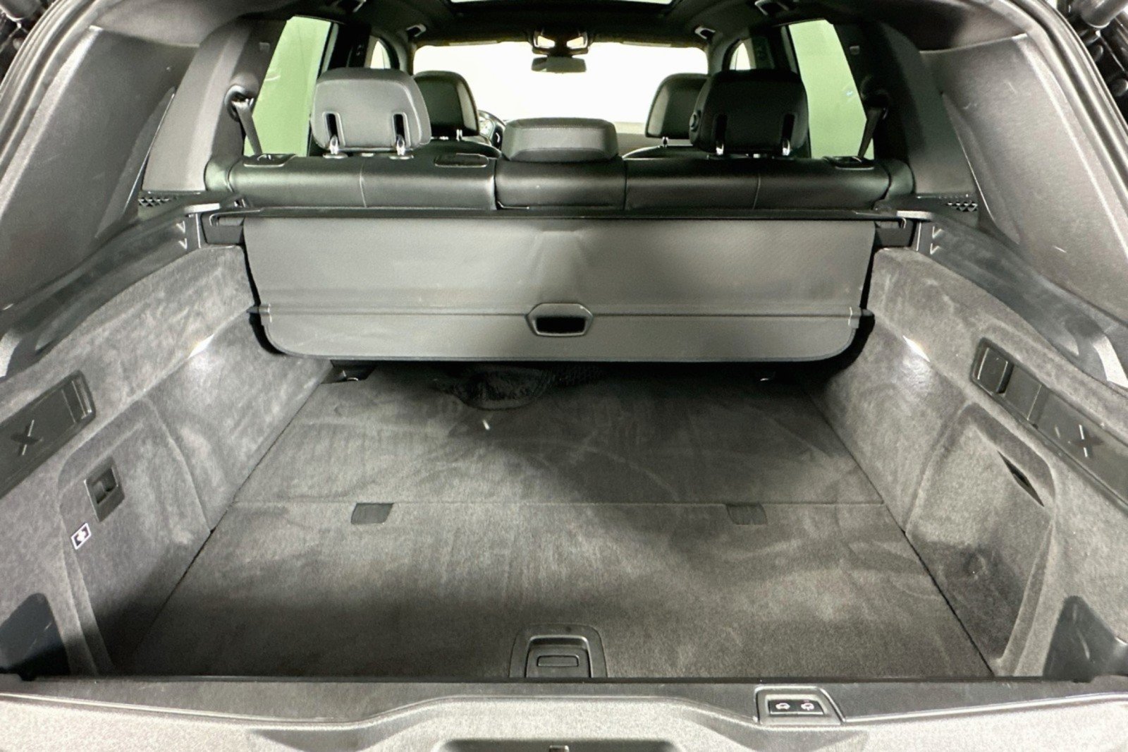 Used 2025 BMW X5 xDrive50e AWD/4WD image 22