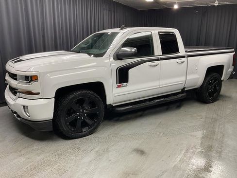 Used 2018 Chevrolet Silverado 1500 LT w/ Rally 2 Edition image 2