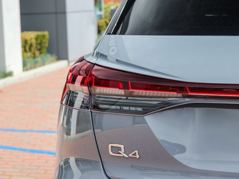 Certified 2023 Audi Q4 e-tron Premium Plus w/ Premium Plus RWD image 9