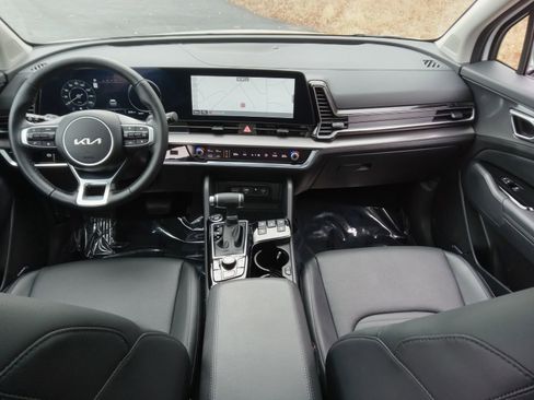 Used 2025 Kia Sportage SX image 16
