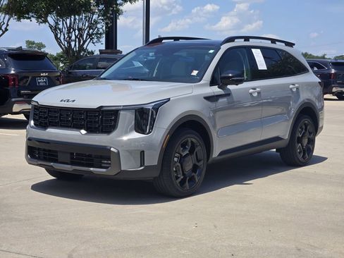 Certified 2025 Kia Sorento SX AWD/4WD image 2
