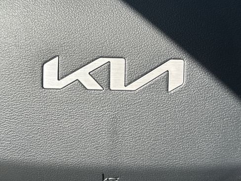 New 2026 Kia Niro LX image 16