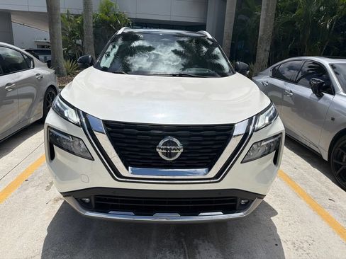 Used 2021 Nissan Rogue Platinum FWD image 6