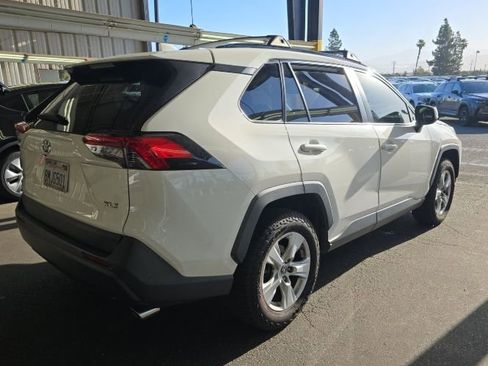 Used 2019 Toyota RAV4 XLE w/ Carpet Mat Package image 2