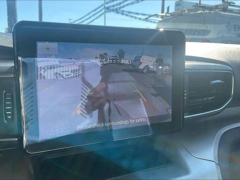 Certified 2022 Ford Explorer XLT w/ Equipment Group 202A image 21