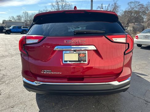 Used 2023 GMC Terrain SLT image 7