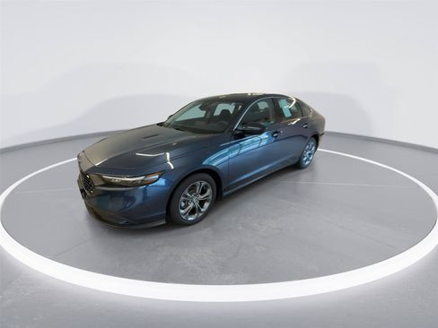 Used 2024 Honda Accord EX image 4