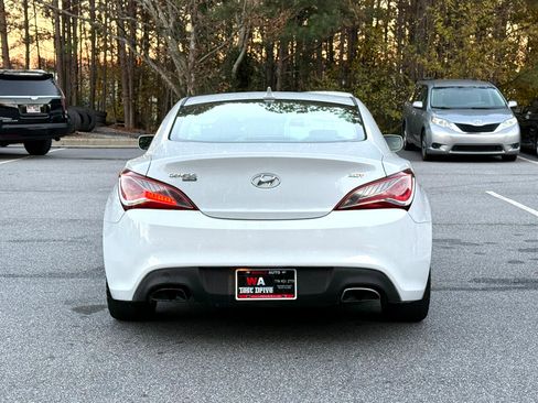 Used 2013 Hyundai Genesis 2.0T image 5