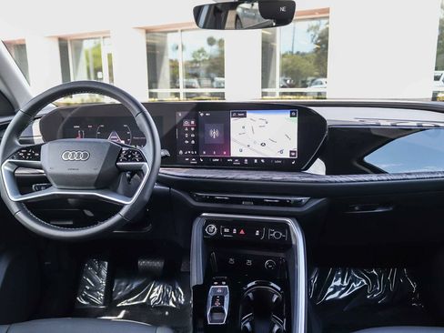 Certified 2025 Audi Q5 Premium w/ Convenience Package AWD/4WD image 14