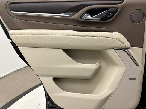 Used 2023 GMC Yukon Denali w/ Denali Reserve Package image 35