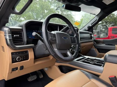 Used 2023 Ford F350 Lariat w/ Lariat Ultimate Package AWD/4WD image 9