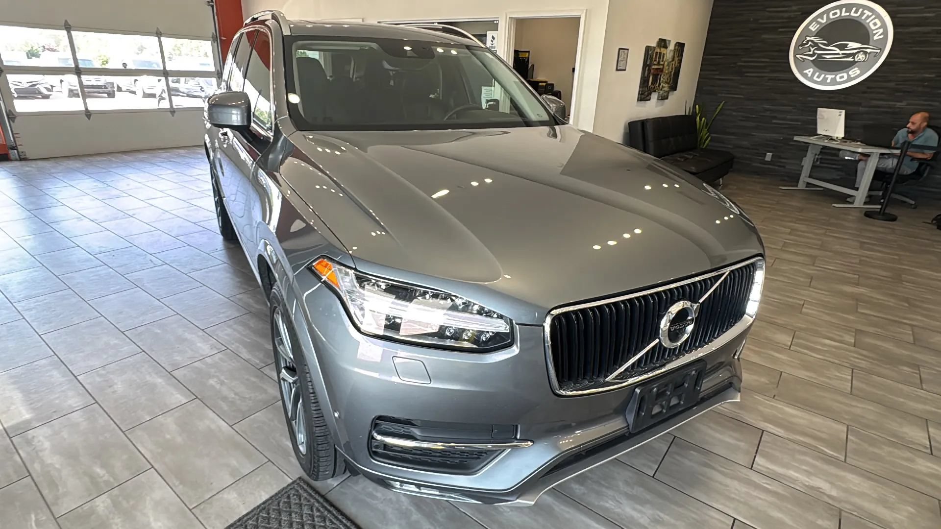 Used 2017 Volvo XC90 T6 Momentum w/ Vision Package AWD/4WD image 2