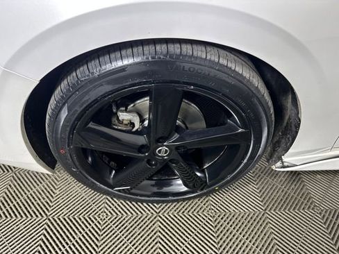 Used 2021 Nissan Sentra SR w/ SR Premium Package image 10