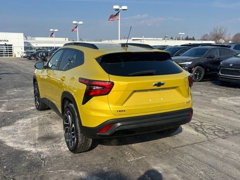 Certified 2024 Chevrolet Trax RS w/ Driver Confidence Package image 7