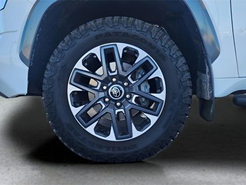 Used 2022 Toyota Tundra Limited image 9