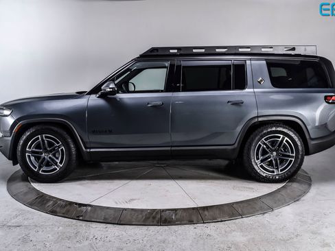 Used 2025 Rivian R1S Adventure image 3