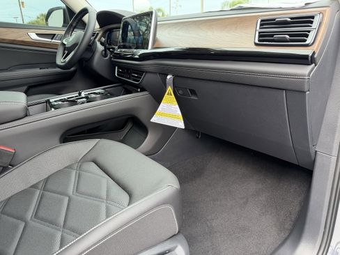 New 2026 Volkswagen Atlas SE image 12