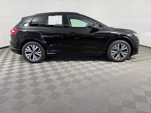 Used 2025 Audi Q4 e-tron Premium w/ Convenience Package RWD image 8
