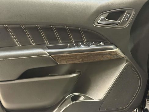 Used 2021 GMC Canyon Denali image 13