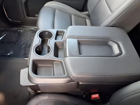 Used 2025 GMC Sierra 1500 SLT AWD/4WD image 14